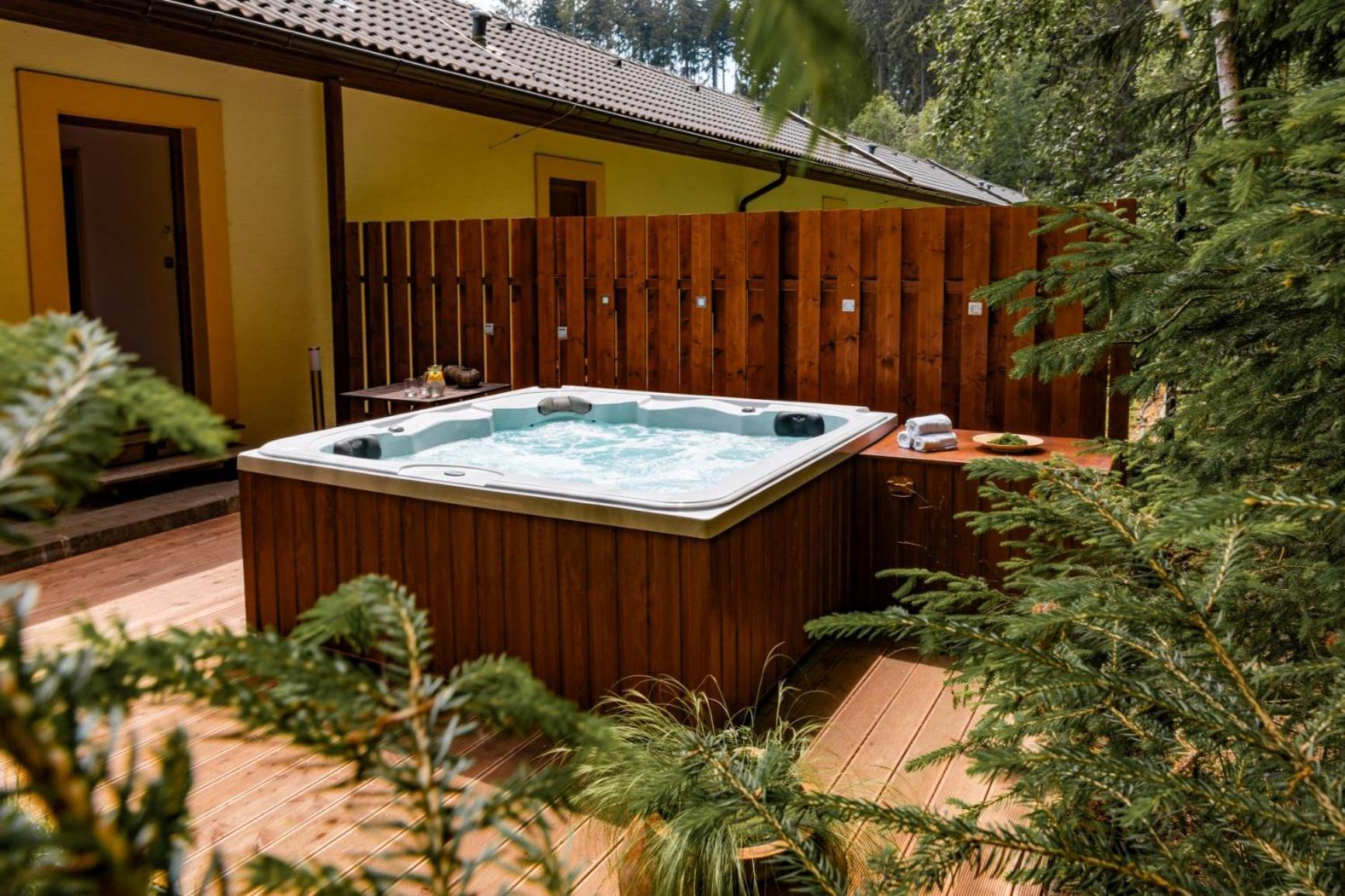 Resort Lesni Lazne Zvánovice Exteriör bild