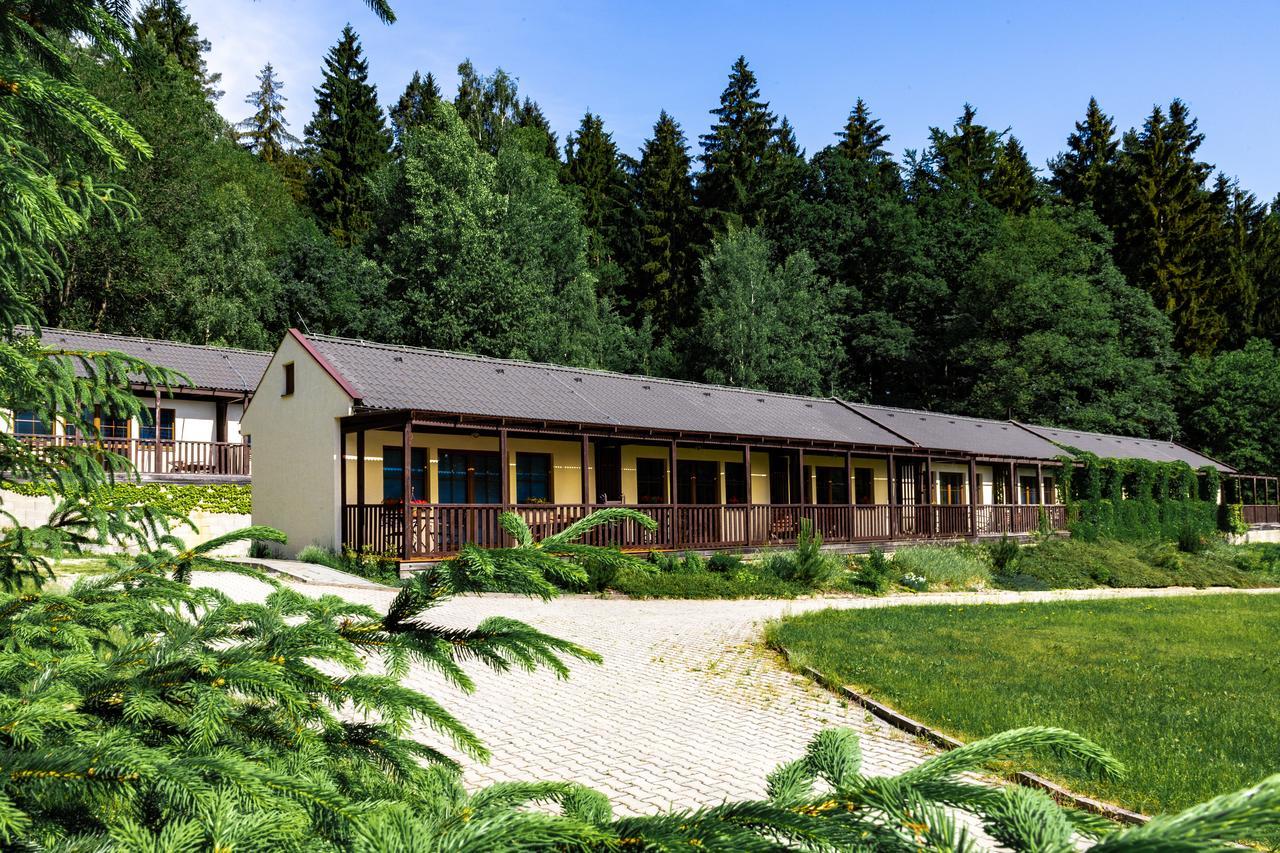 Resort Lesni Lazne Zvánovice Exteriör bild